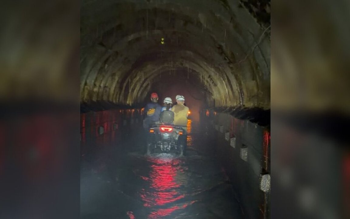 委内瑞拉：从被淹隧道中救出工人