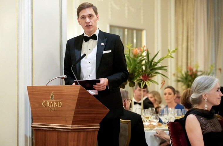 Nobel Committee Head Urges Maduro to Resign