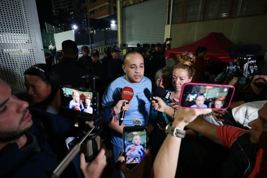 Venezuela Frees Political Prisoners from Zona 7 Jail