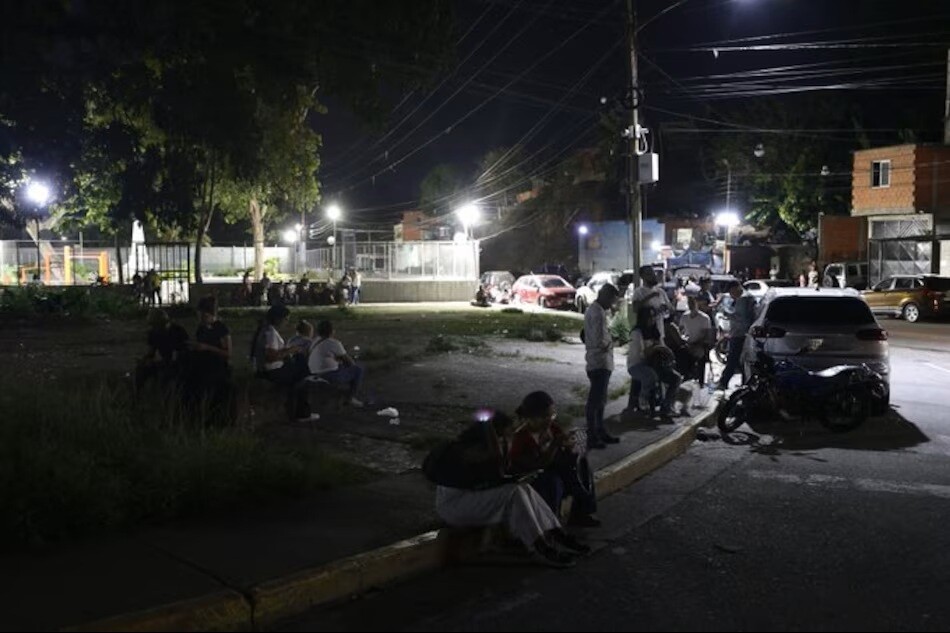 Venezuelan Families Await Prison Releases Outside Jail