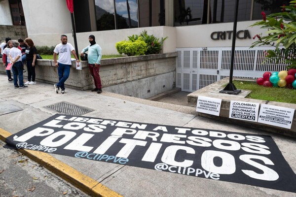 Families Call for Mediation for Political Prisoners