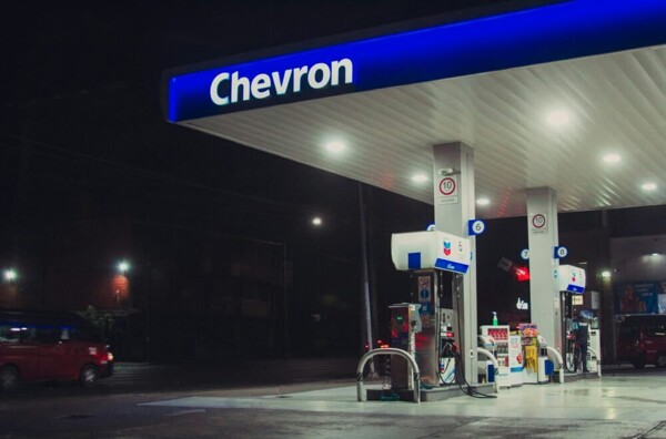 Trump Sets Deadline for Chevron in Venezuela