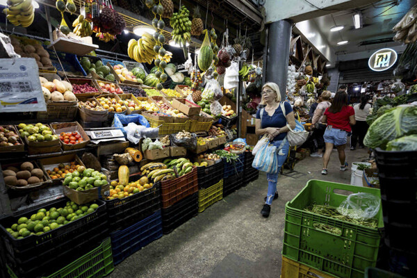 Atypical Christmas in Venezuela: Rising Prices and Dollar Overshadow Geopolitics