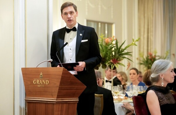 Nobel Committee Head Urges Maduro to Resign