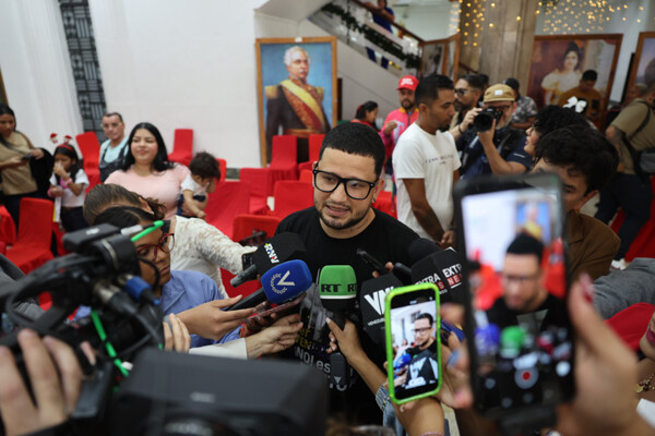 Venezuelans seek hearing | Ours Abroad News