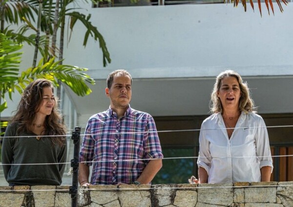 Opponents at Argentine Embassy in Caracas in Crisis