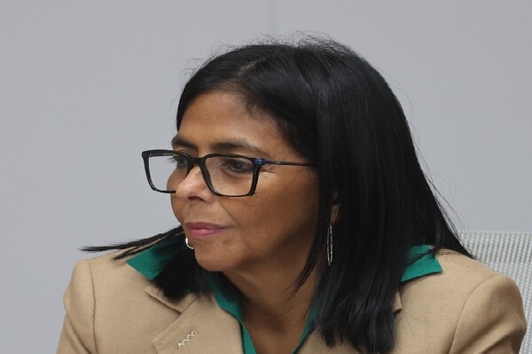 Rodríguez rejects Petro's proposal for zero tariffs